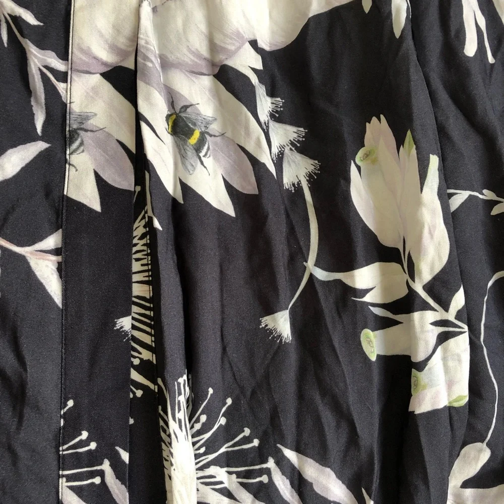 H&M floral skirt - Picture 2 of 3